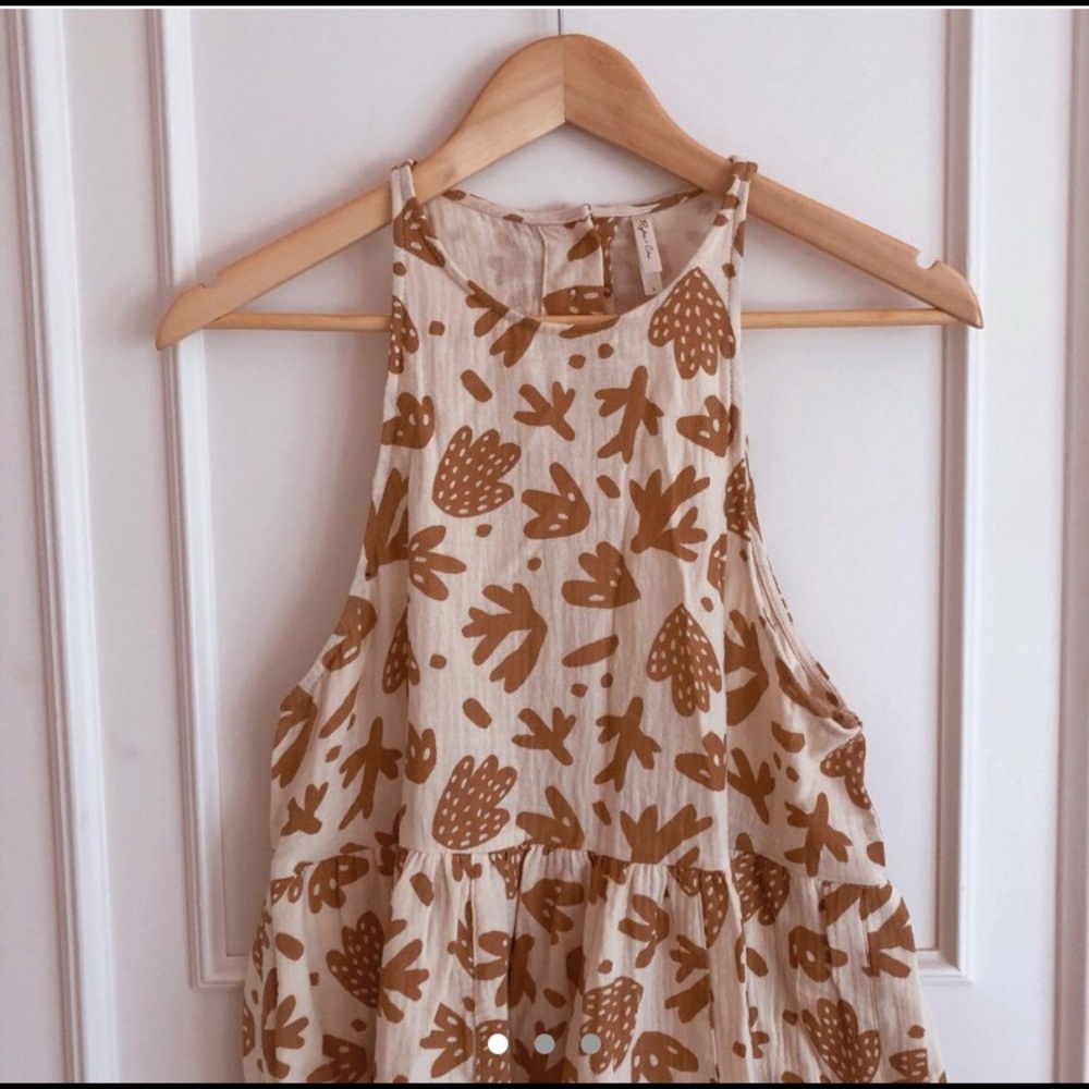 Rylee and Cru dress. Has pockets :)